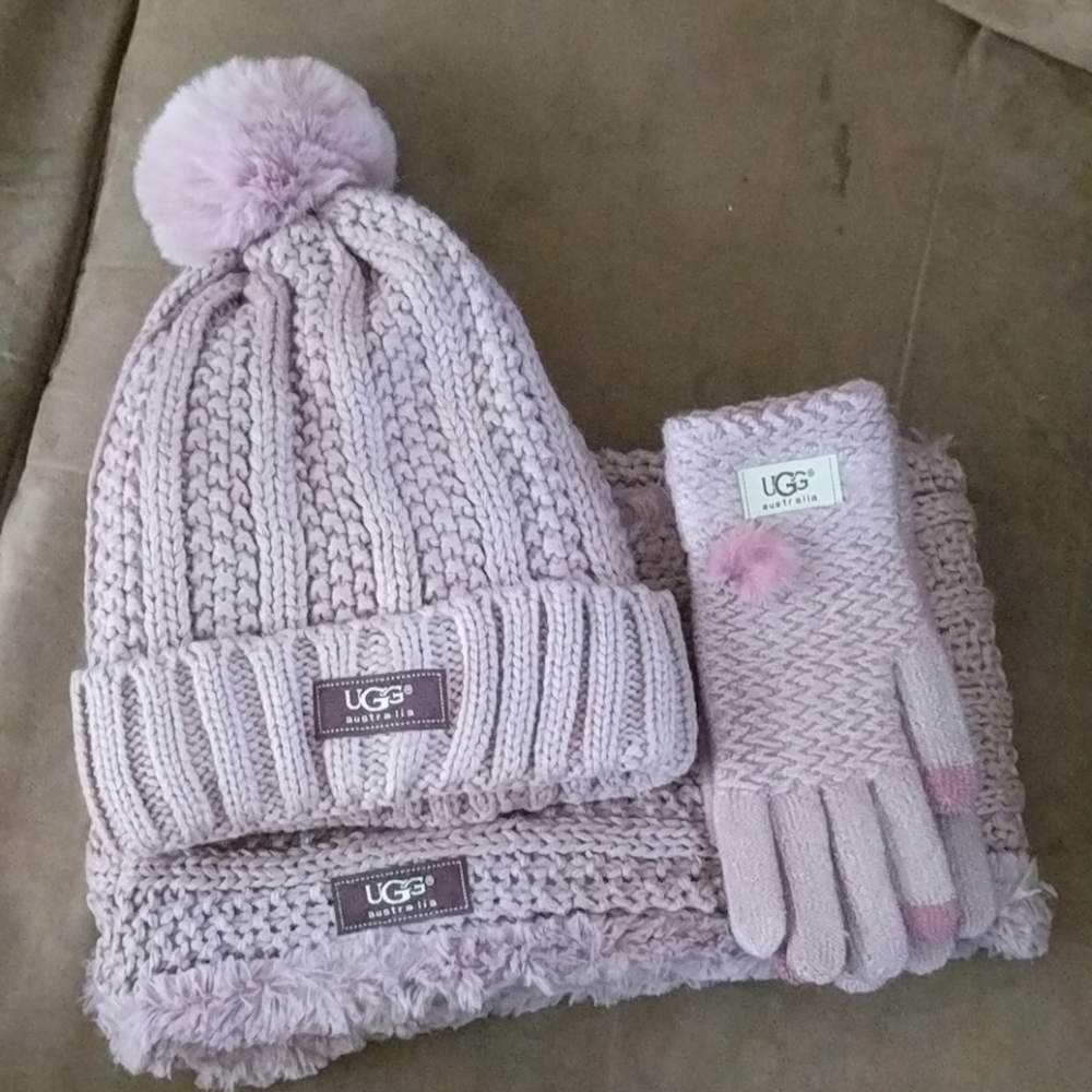 NEW hat, scarf and glove set